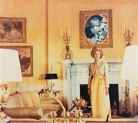 Martha Rosler, First lady (Pat Nixon) 