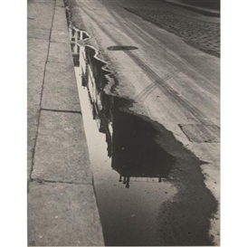 Ilse Bing, Rue de Valois, 1932