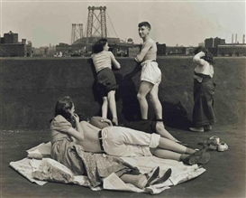 Walter Rosenblum, Children on Roof, Pitt St., N.Y., 1938