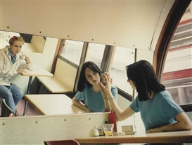 Hannah Starkey, Untitled