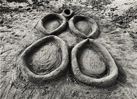 Ana Mendieta, Sandwomen, Miami, 1983