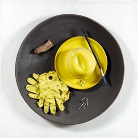 Eduardo Arroyo, NATURE MORTE AU CHAPEAU, GANTS ET CIGARE