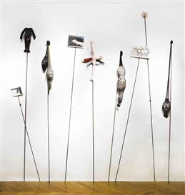 Annette Messager, 9 piques