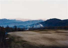 Thomas Struth, "Sonnenaufgang in den Bergen bei Kiso-Fukushima". Japan 1987