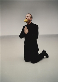 Erwin Wurm, The Artist Begging for Mercy (dedicated to Maurizio)