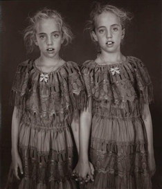 Mary Ellen Mark, Heather and Kelsey Dietrick, Twinsburg, Ohio