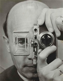 Umbo, Self-portrait with Leica