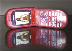 Tony Oursler, Cherry Nokia