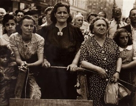 Walter Rosenblum, The Meeting, Pitt Street, NY