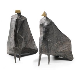 Lynn Chadwick, Walking cloaked figures II