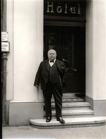 August Sander, "Hotelier"