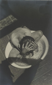 Aleksandr Rodchenko, MORNING WASH (VARVARA RODCHENKO)
