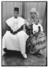 Seydou Keïta, Traditionell gekleidetes Paar mit seinem Kind