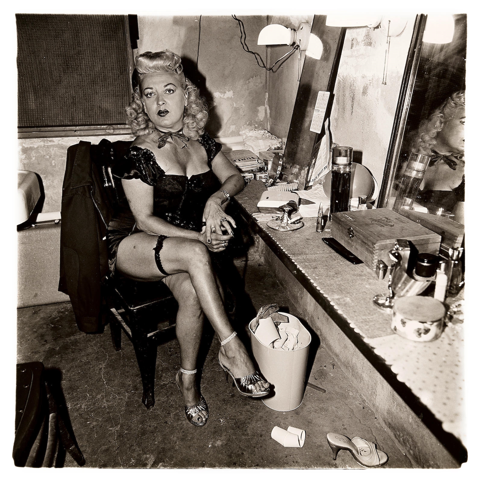 Arbus Diane Burlesque Comedienne In Her Dressing Room