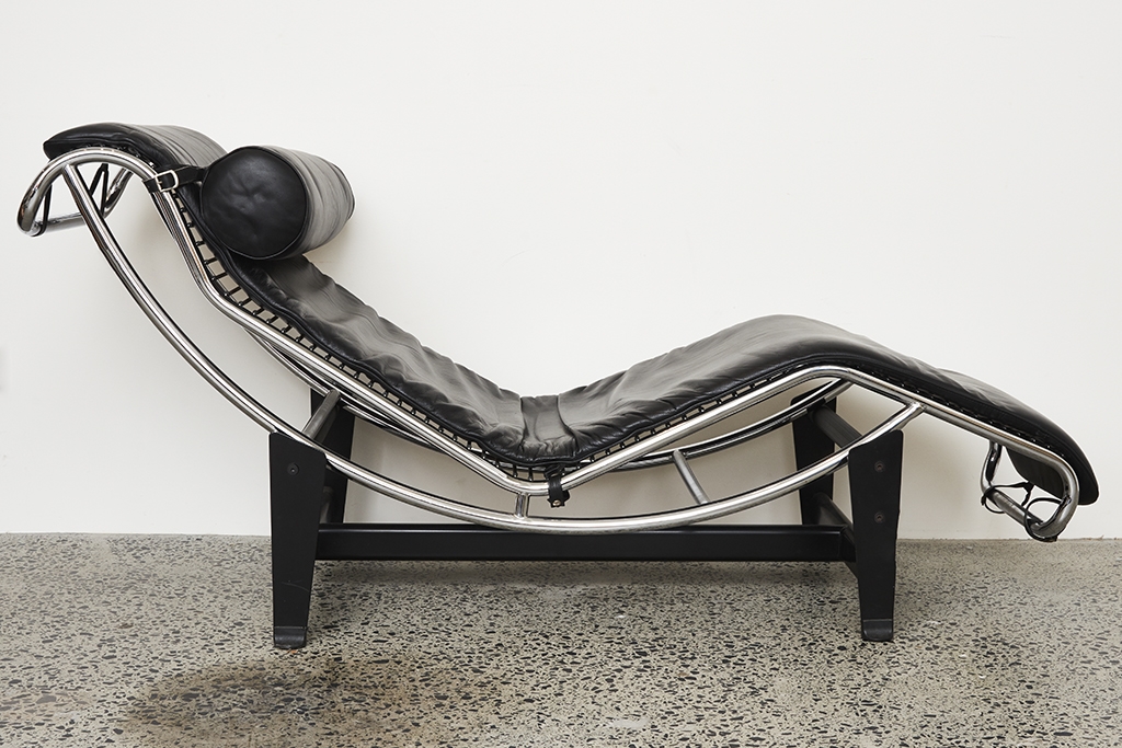 Black LC4 Chaise Longue by Le Corbusier, Pierre Jeanneret