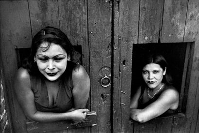 Henri Cartier-Bresson | Images à la Sauvette (1934) | MutualArt
