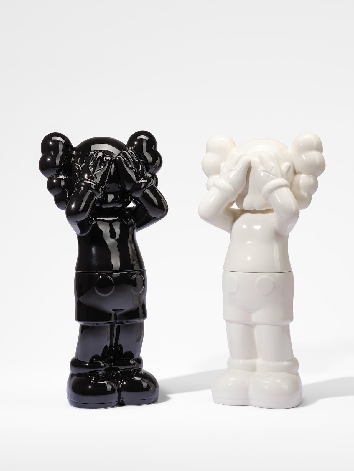 kawsloverKAWS HOLIDAY UK - Containers KAWS_UK_SQ_Container_1_1600x.