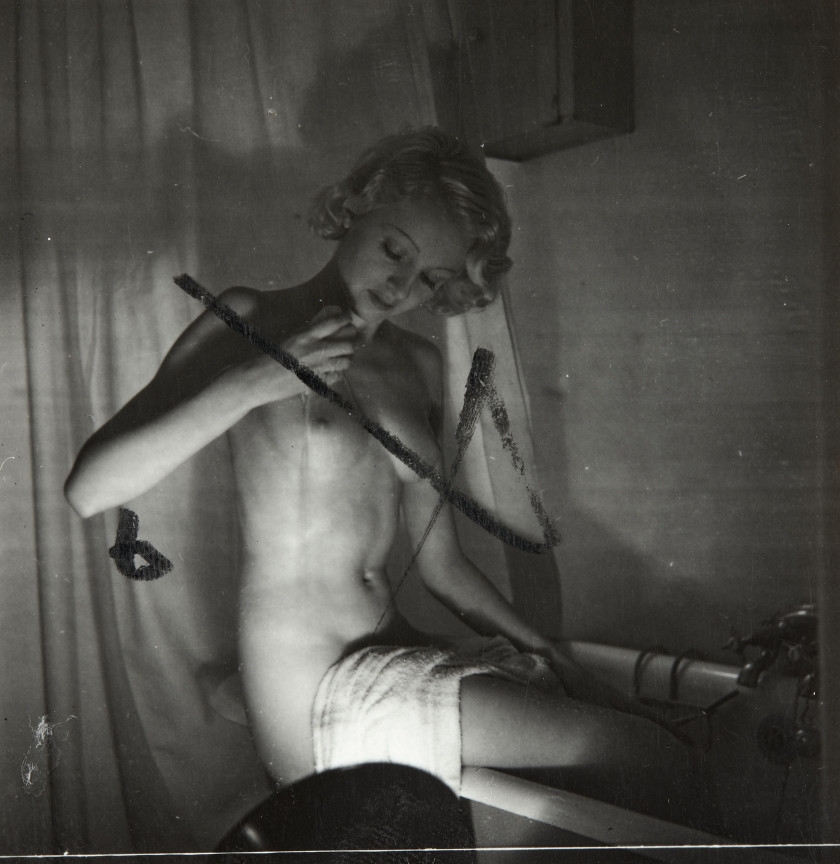 Dora Maar, Femme nue à la baignoire (1937)