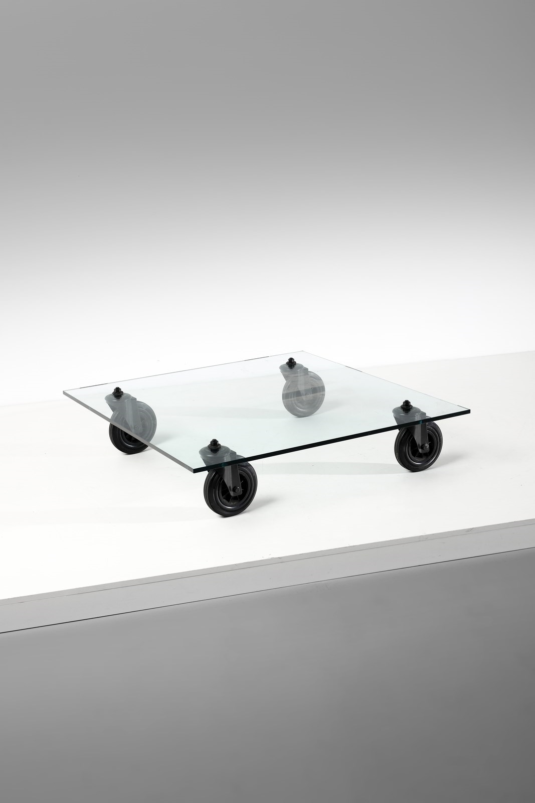 FONTANA ARTE coffee table with wheels TAVOLO CON RUOTE (100 x 100 cm -  Glass) 