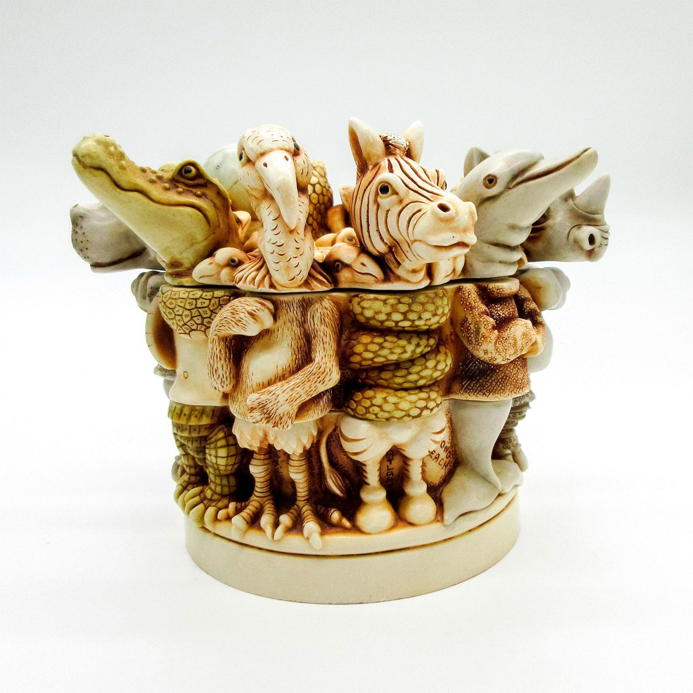 Peter Calvesbert | Harmony Kingdom Trinket Box, Perfect Ten