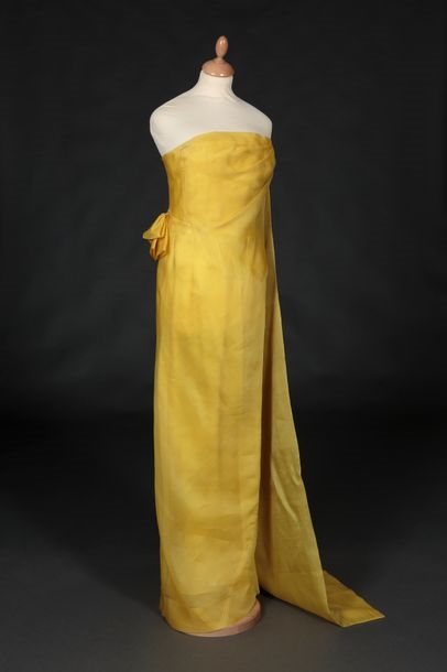 In Pretty Finery - 1960, Spain Evening dress by Cristobal Balenciaga Yellow  gros de Naples, with embroidery in polychrome chenille floral motifs Cristóbal  Balenciaga Museoa