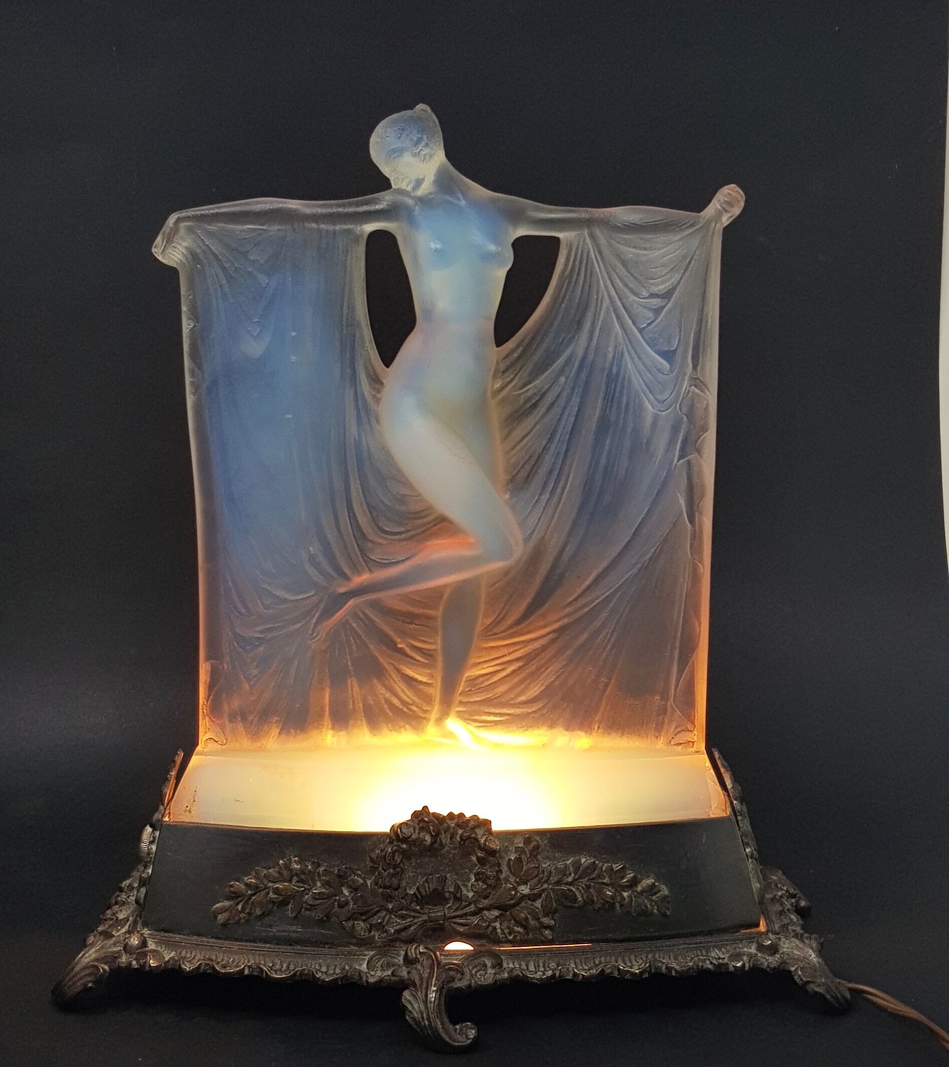 René Lalique | Suzanne | MutualArt