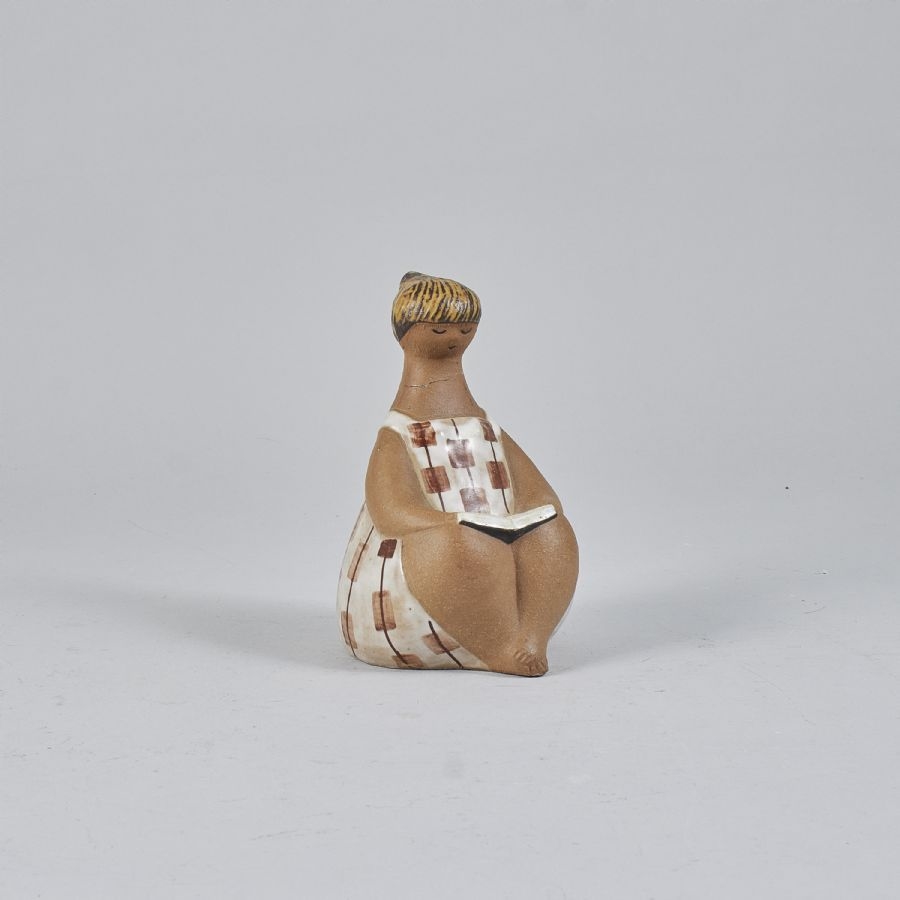 Lisa Larson | Skulptur, Amalia ur serien ABC-flickor | MutualArt