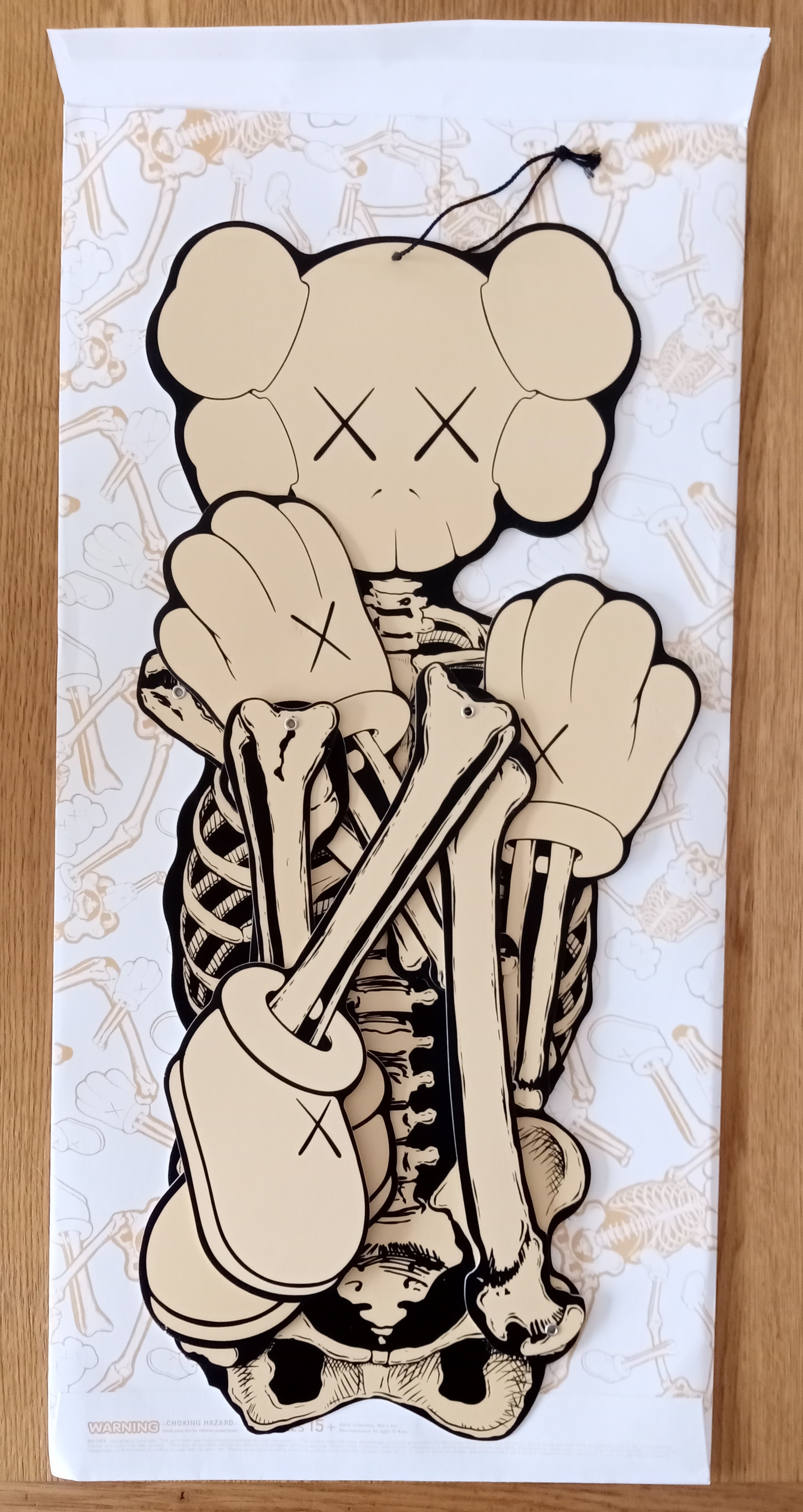 特撮 KAWS Skeleton Board Cutout Ornament KAWS | Kaws - Skeleton Board Cut out Ornament Bones (White) (2021