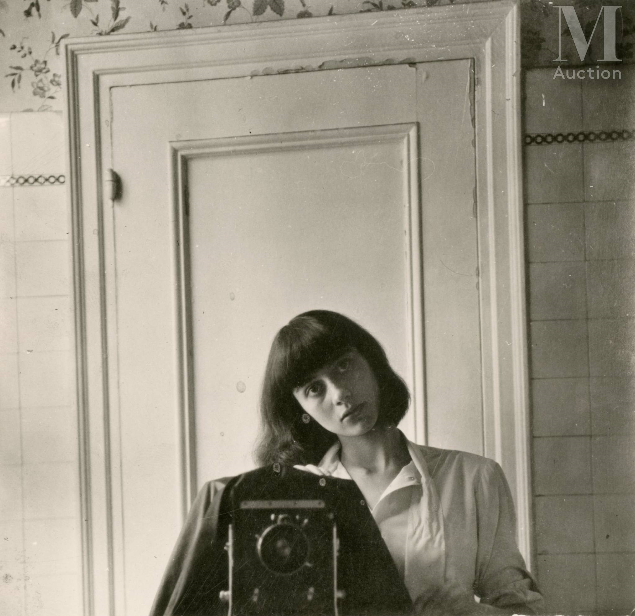 Diane Arbus | Autoportrait (Circa 1960) | MutualArt