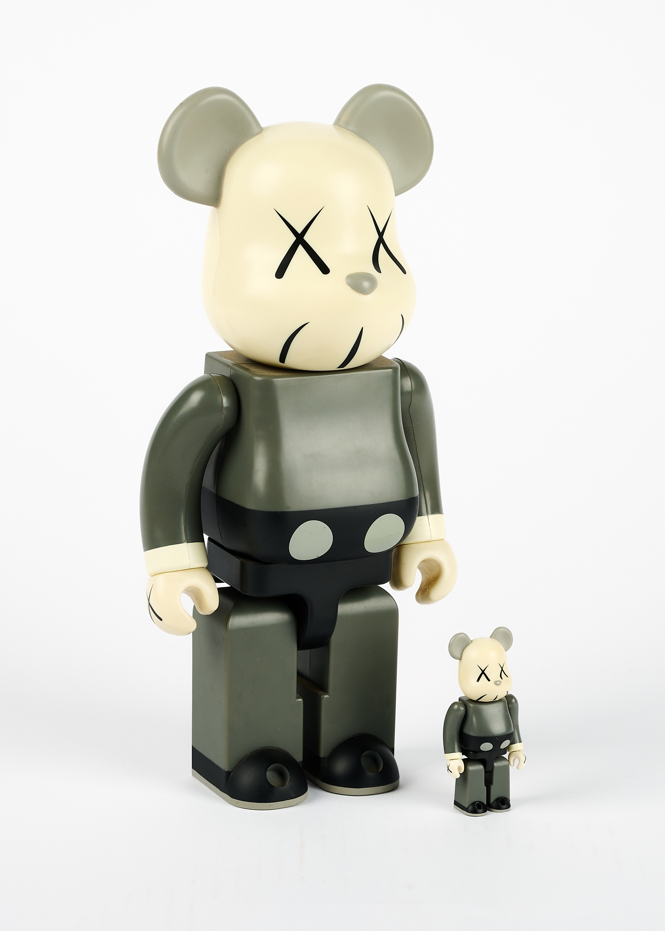 売り出し廉価 BE@RBRICK SERIES 4 KAWS COMPANION 100％ ベアブリック 
