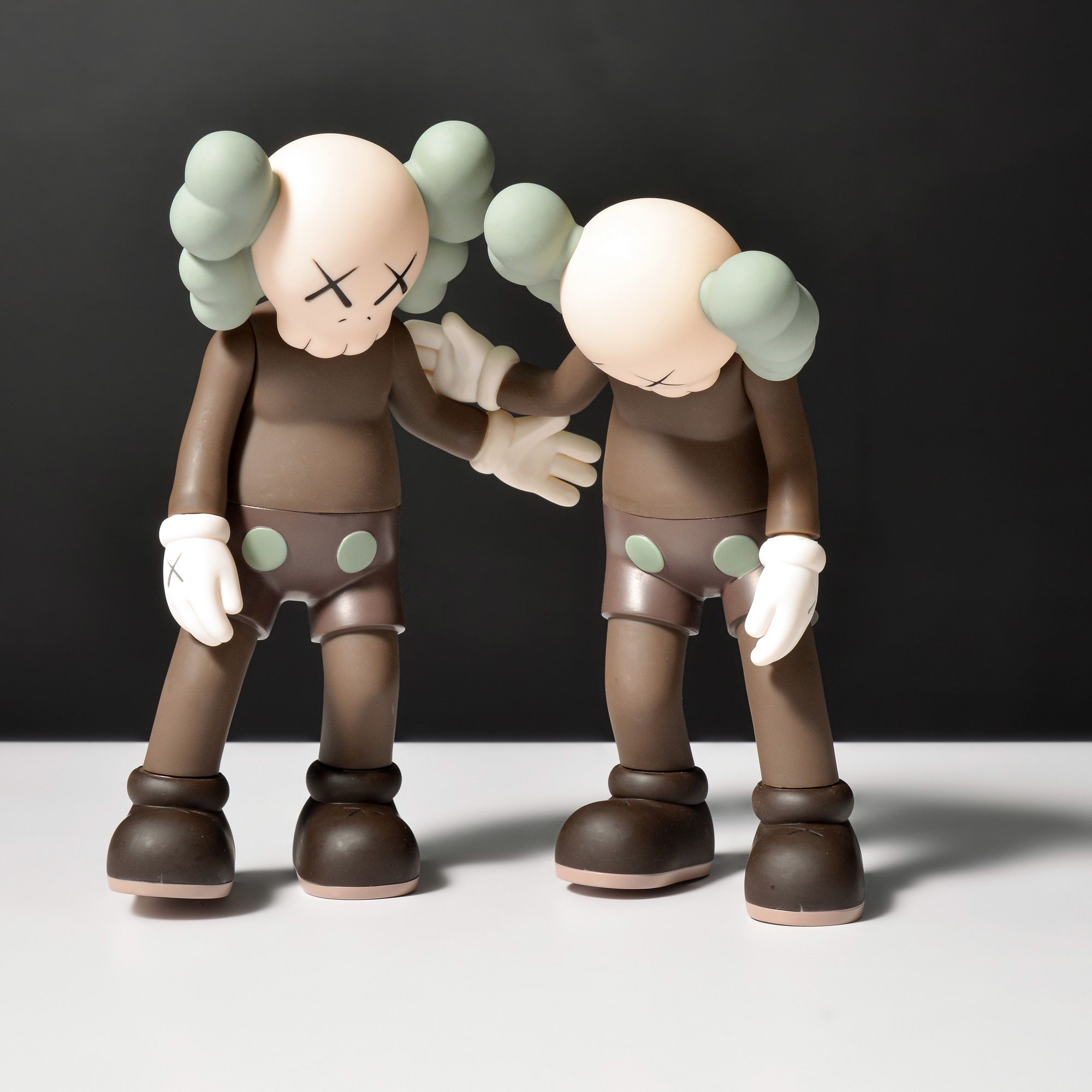 KAWS along the way 【公式通販】