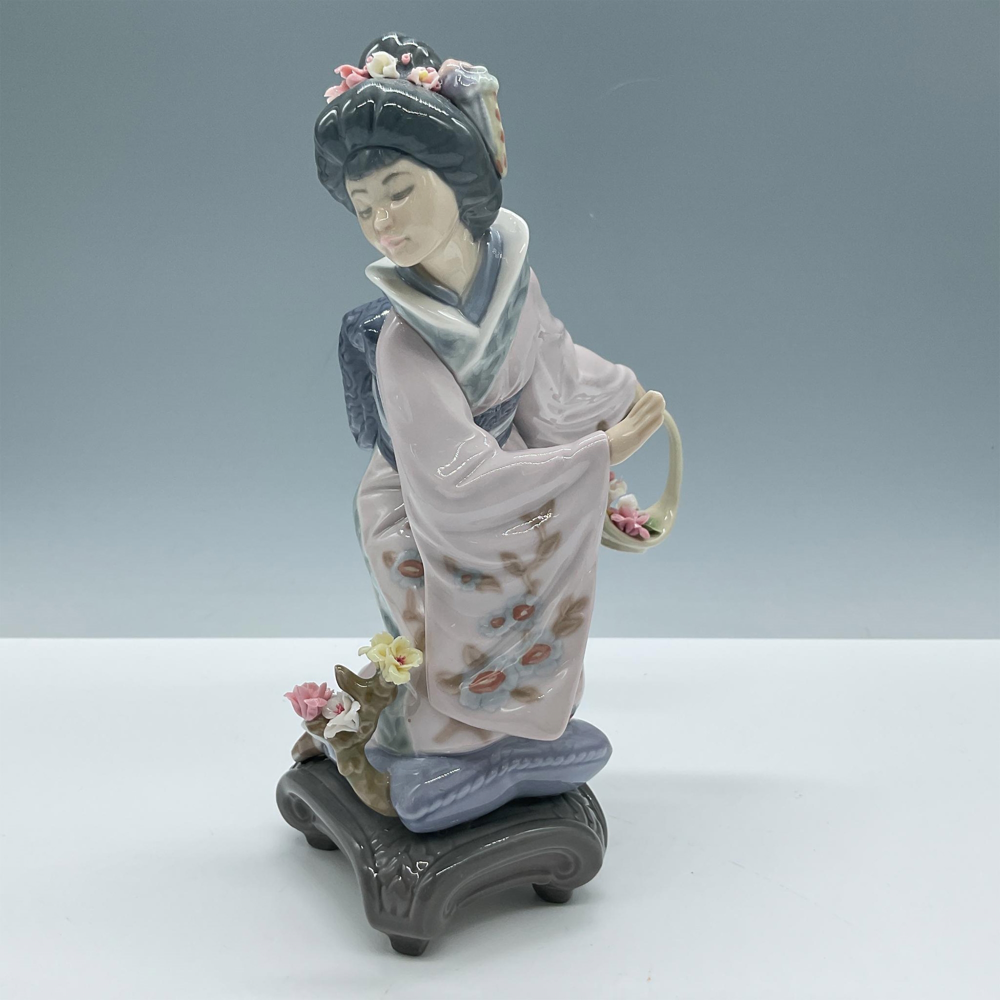 salvador-debon-michiko-1001447