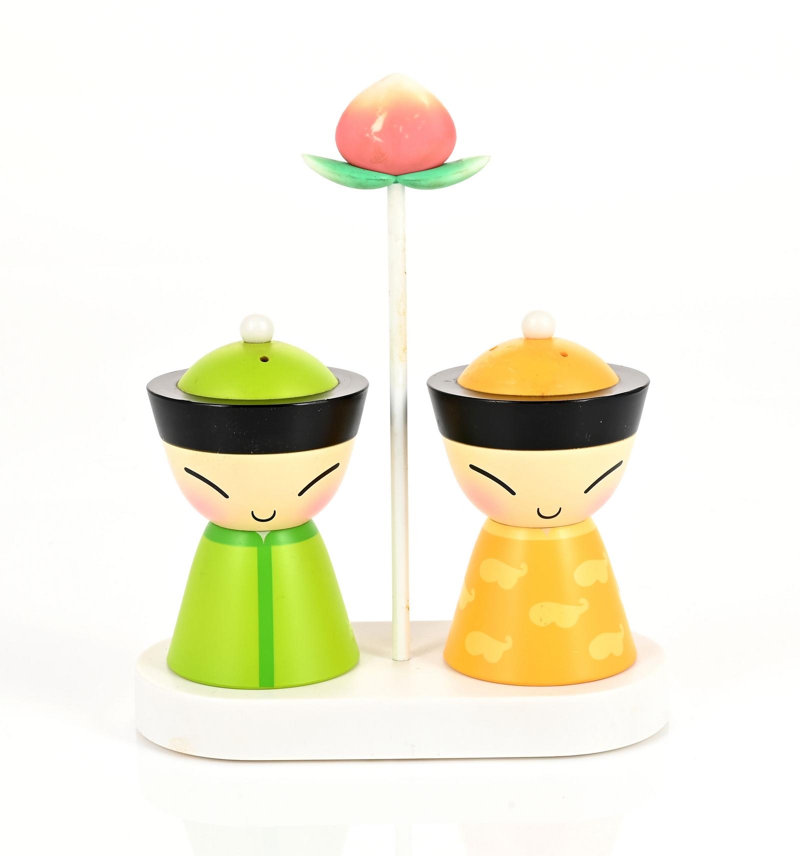 pepper-alessi--mr-and-mrs-chin