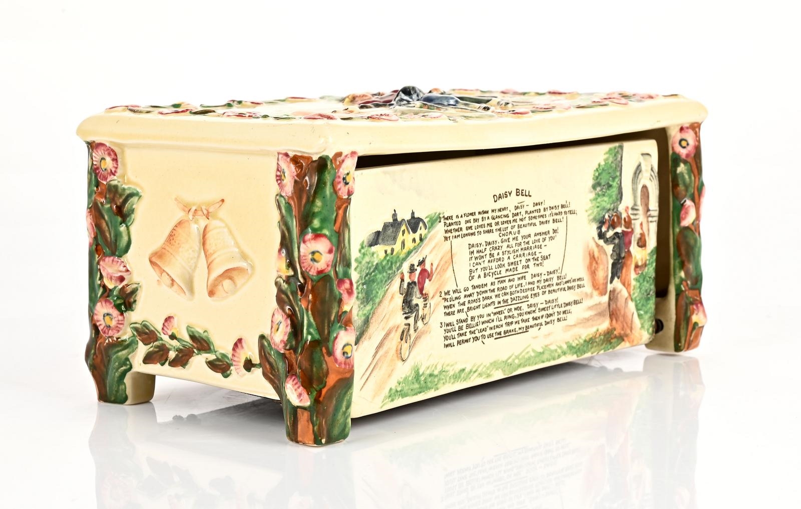 DeVon Stanfield | Crown Devon Fielding's porcelain 'Daisy Bell