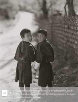 Kenro Izu - Bhutan: Sacred Within 