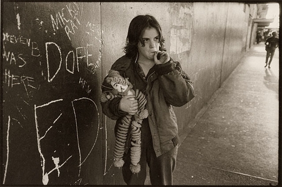 Mary Ellen Mark 写真集・USED Photographer Mary Ellen Mark Dies at 75