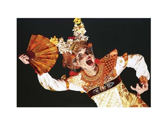 R.E. Hartanto’s Scenographic Paintings