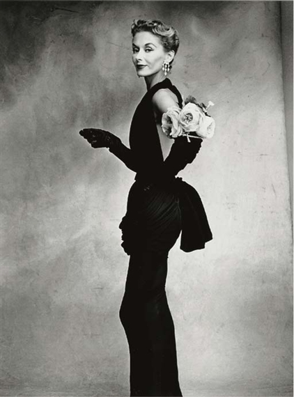 Woman with Roses (Lisa Fonssagrives-Penn)