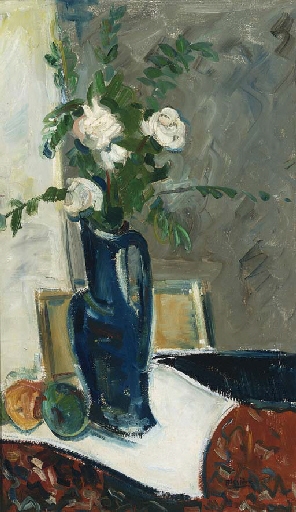 Roses blanches dans un vase