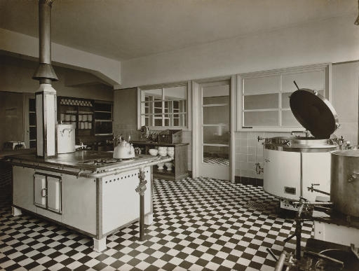 Untitled by Werner Mantz, 1929