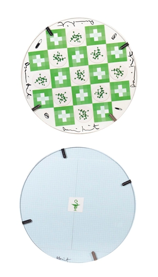 A PAIR OF SMALL ROUND TABLES