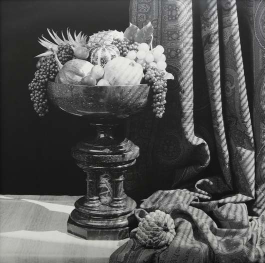 Artwork by Robert Mapplethorpe, Urn with Fruit, Made of Gelatin silver print.