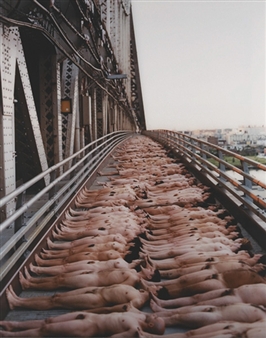 Queensboro Bridge, NYC 1 - Spencer Tunick