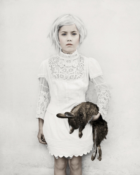 Vee Speers | 65 Artworks at Auction | MutualArt