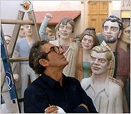 Raymond Mason, Sculptor Who Focused on Street-Level Drama, Is Dead at 87 