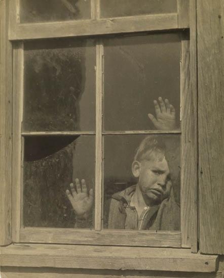 Waiting for the Red Cross Lady, Drought Area, Arkansas