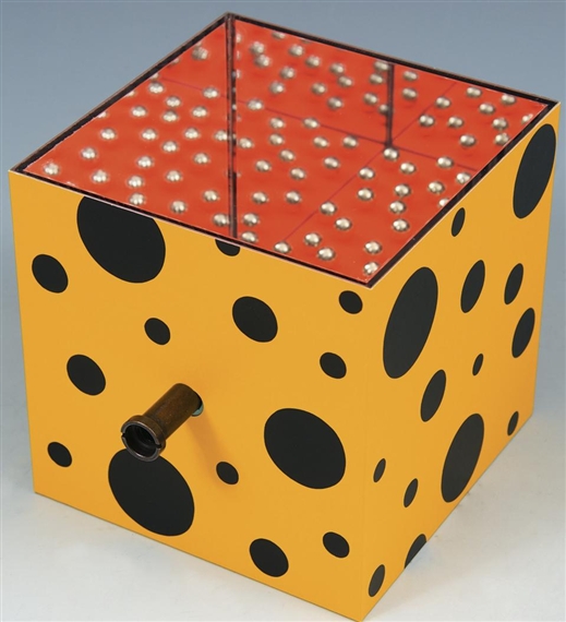 Yayoi Kusama | MIRROR BOX Type B (2001) | MutualArt