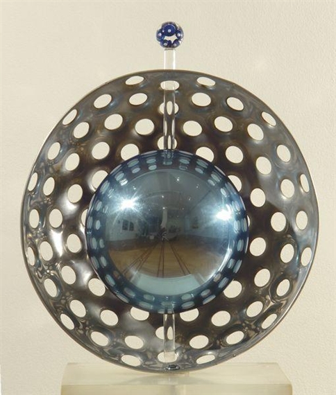 Perforaciones con reflexion by Gyula Kosice, 1967