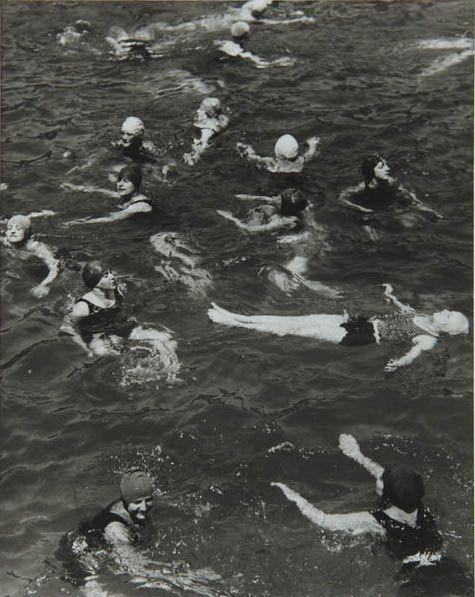 Synchronized Swimmers, Europe, 1922-1933 by Martin Munkacsi, printed 1994
