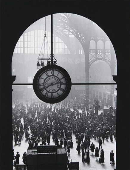 Farewell to Servicemen, Pennsylvania Station, New York City, 1943 by Alfred Eisenstaedt, printed 1991
